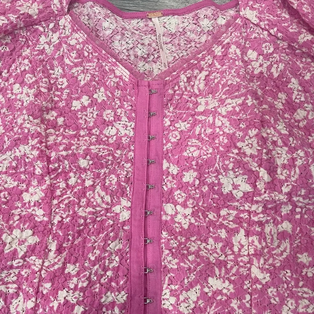 Free people oh baby floral lace romantic puffy sleeves top. Size XL NWT